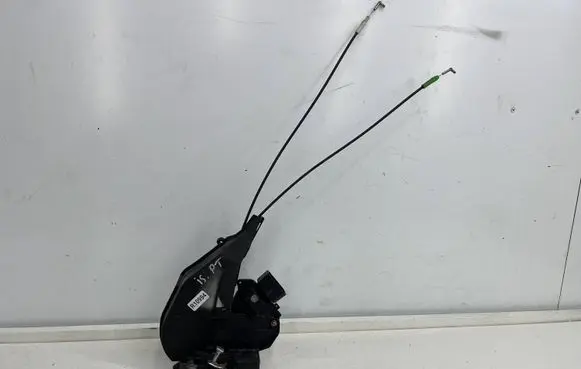 Lexus IS 200-300 Rear door lock
