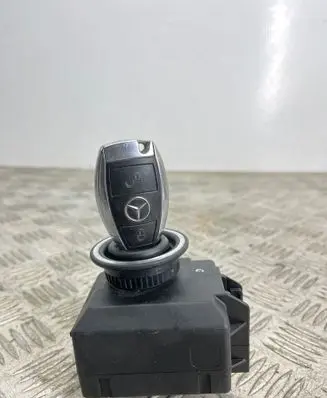 Mercedes-Benz C W204 Ignition lock A2079057101 33003221 5038804171806136