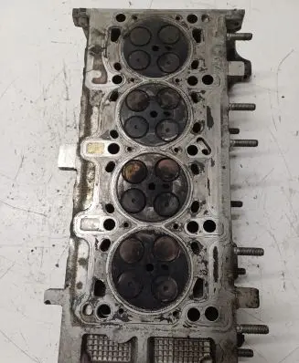 Opel Astra H Engine head 55208388