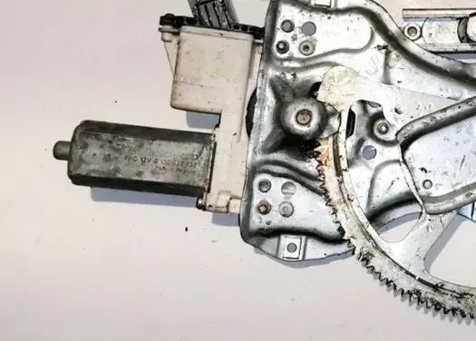Toyota Avensis T250 Front door window regulator motor 992046100