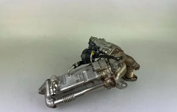 Mini One - Cooper F56 F55 EGR valve cooler 5A7A498 8513132 737891