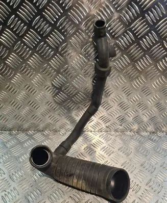 Volkswagen PASSAT B5 Air intake duct part 8D0129615C