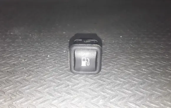 Volkswagen Golf IV Fuel tank opening switch 3B0959833A