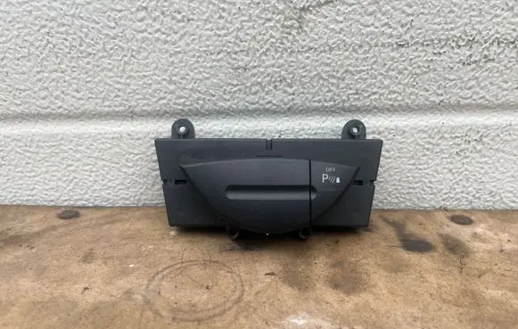 Mercedes-Benz E W211 Parking (PDC) sensor switch 2118216958 03751222