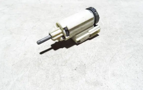 Audi A4 S4 B7 8E 8H Brake pedal sensor switch 8E0927189B