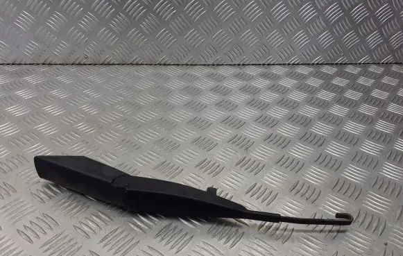 Mercedes-Benz C W202 Rear wiper blade arm