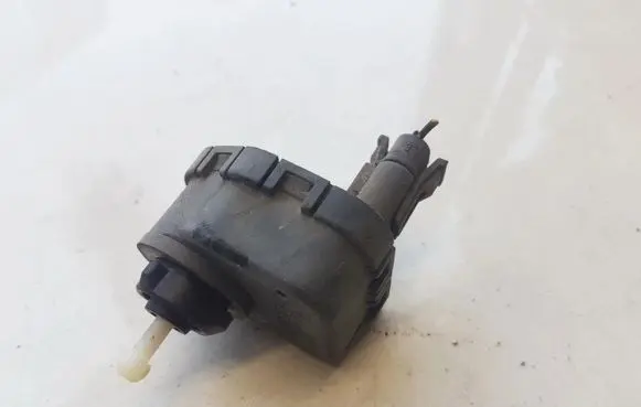 Opel Vectra B Headlight level adjustment motor 0307852335