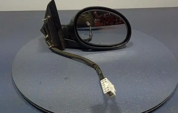 Chrysler 300M Front door electric wing mirror