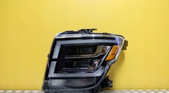 Nissan Titan Headlight/headlamp 260609FV0B 1845