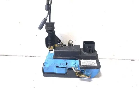 Volvo S60 Front door lock 30663040