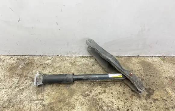 Mercedes-Benz C W205 Rear shock absorber/damper A2053201530