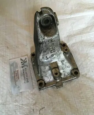 Mercedes-Benz E W124 Engine mount bracket 6032233804
