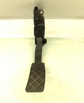 Audi A5 8T 8F Accelerator throttle pedal 8K1723523