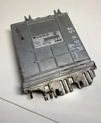 Volkswagen PASSAT B5 Engine control unit/module 028906021DT 0281001555 28SA3095