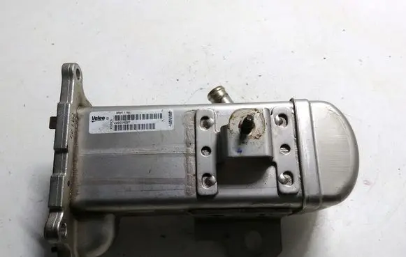 Citroen DS4 EGR valve cooler V29004027