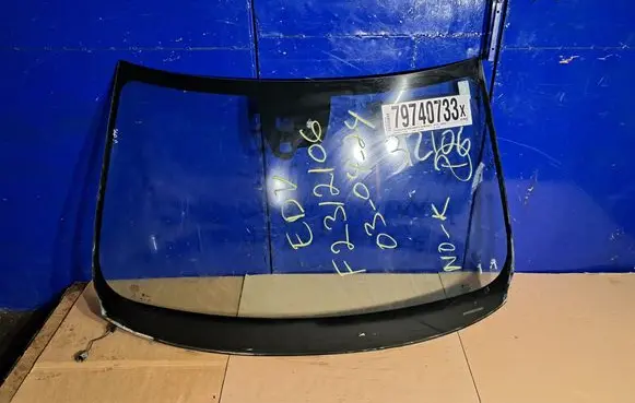 Volvo S60 Front windscreen/windshield window E843R002124