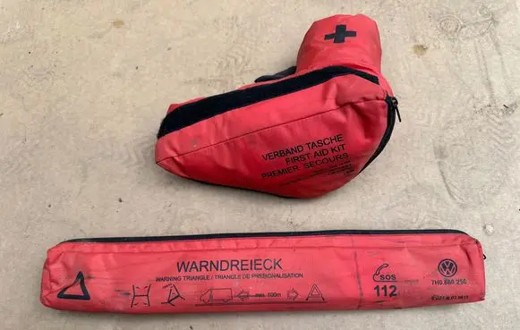 Volkswagen Transporter - Caravelle T5 First aid kit 7H0860282 7H0860250