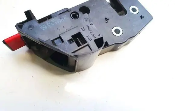 Volkswagen PASSAT B6 Seat back rest lock catch 3c9885682