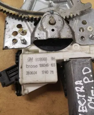 Opel Vectra C Front door window regulator with motor 9178986 12V0130822012 106046103