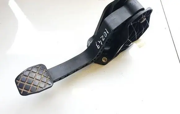 Skoda Octavia Mk2 (1Z) Clutch pedal 1k0721796k 1k1721059es