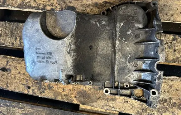 Volkswagen PASSAT B5 Oil sump 058103603 003301