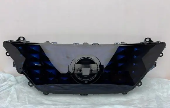 Nissan Leaf II (ZE1) Front bumper upper radiator grill 62072-5SK0D