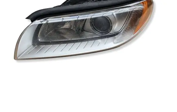 Volvo V70 Headlight/headlamp 31214347