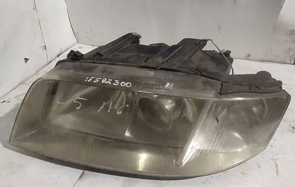Audi A6 S6 C5 4B Headlight/headlamp 15592300