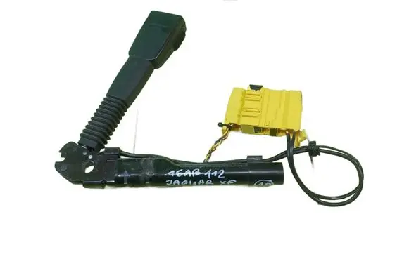 Jaguar XE Front seatbelt PRZOD ZAPINKA