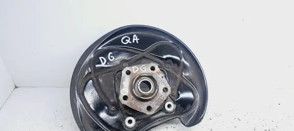 Audi Q7 4M Rear wheel hub 4M0505432AJ 4M0505460D