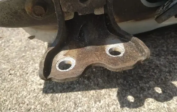 Hyundai Getz Front door upper hinge