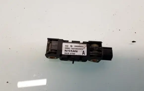 Nissan Primera Airbag deployment crash/impact sensor 0285003019