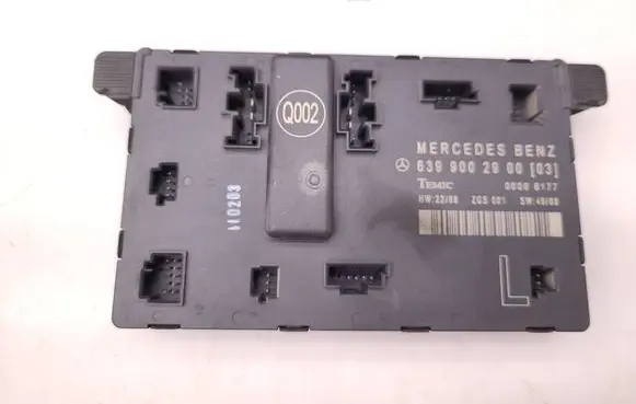 Mercedes-Benz Vito Viano W639 Door control unit/module 6399002900