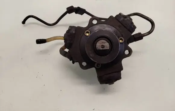 Mercedes-Benz Vaneo W414 Fuel injection high pressure pump A6110700501