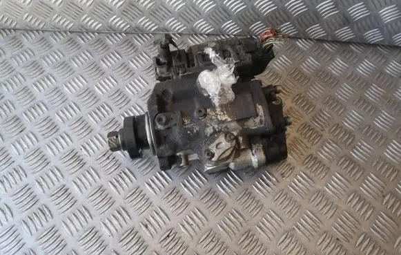 Opel Vectra C Fuel injection high pressure pump 0470504215 55351757 0281010717