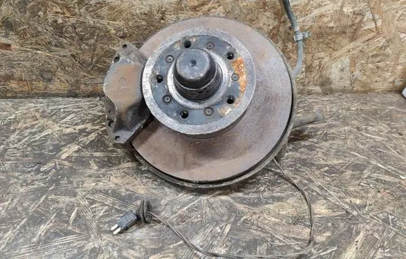 Mercedes-Benz SL R107 Front wheel hub spindle knuckle 1073320001