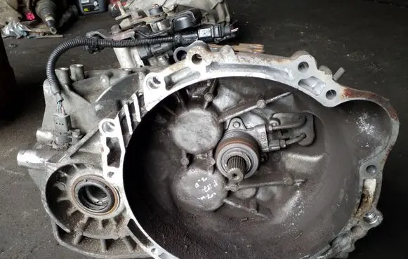 KIA Magentis Manual 6 speed gearbox S805J0