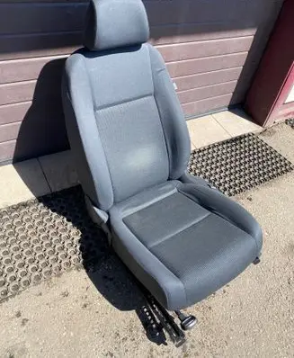 Volkswagen Golf V Front driver seat 