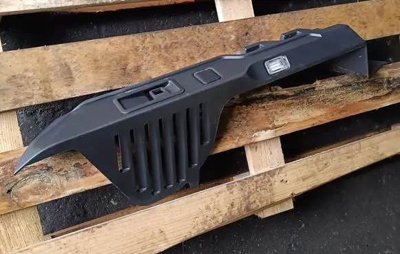 Jaguar F-Pace (D)pillar trim (top) HK8331013AC