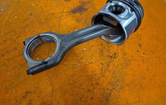 Peugeot 207 CC Piston 75L93