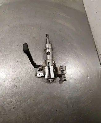 Steering wheel axle set