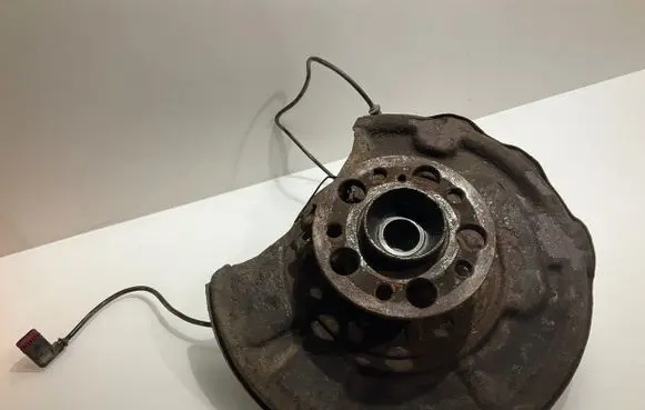 Mercedes-Benz E W211 Rear wheel hub