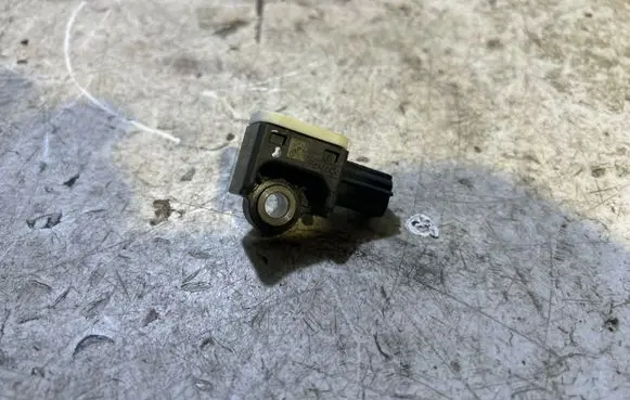 Volvo S60 Airbag deployment crash/impact sensor 8V4T14B006AA C83HA