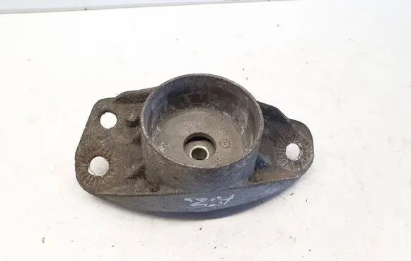 Volkswagen PASSAT B6 Front shock absorber mounting bracket 3C0513353