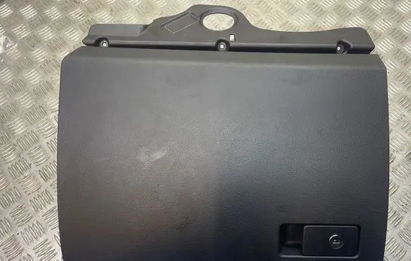 Volkswagen PASSAT B6 Glove box T0024242 3C1857101 P0108675