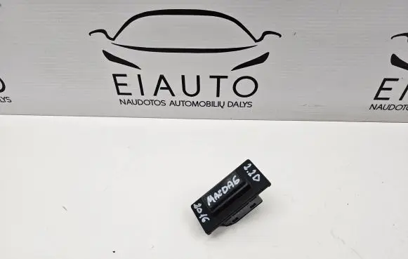 Tailgate opening switch