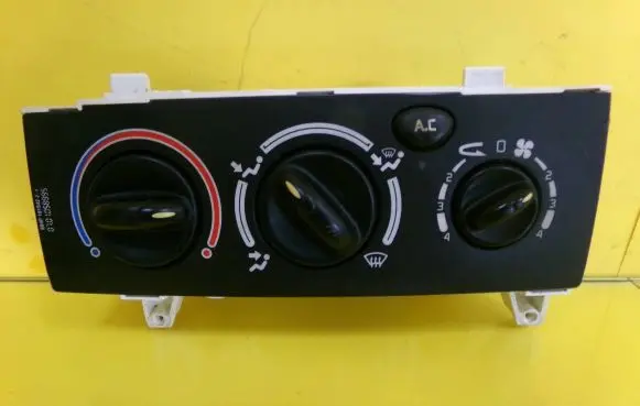 Renault Megane I Climate control unit 663391J