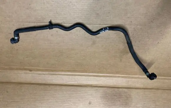 BMW X5 G05 Engine coolant pipe/hose 8689248
