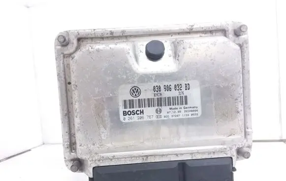 Volkswagen Polo III 6N 6N2 6NF Engine control unit/module 030906032BD 0261206767