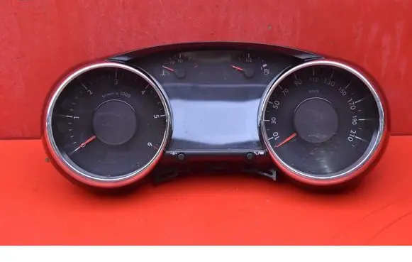 Speedometer (instrument cluster)